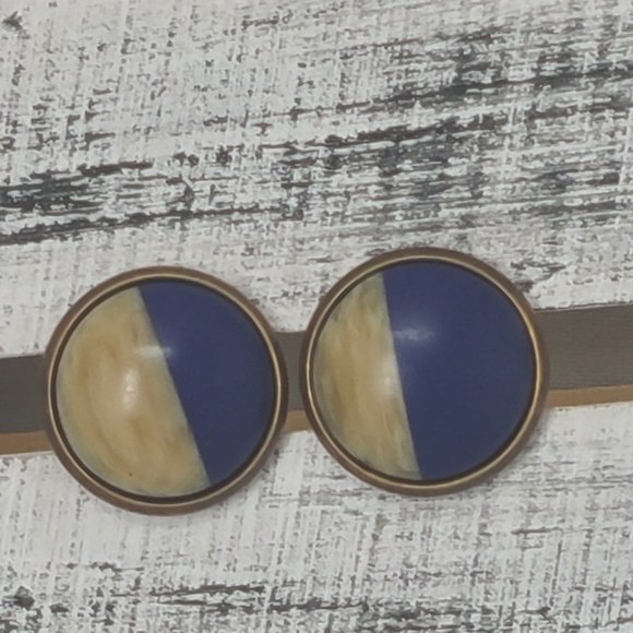 Earrings - Picture 15 of 16